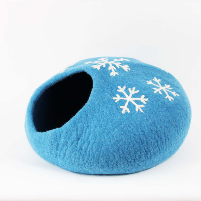 Cat Cave Bed - Let It Snow Cat Cave Pet Bed